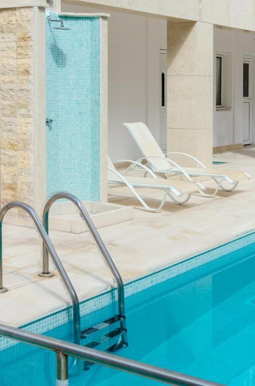 IRINI APARTMENTS 3*