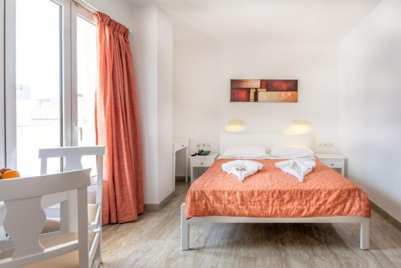 IRINI APARTMENTS 3*