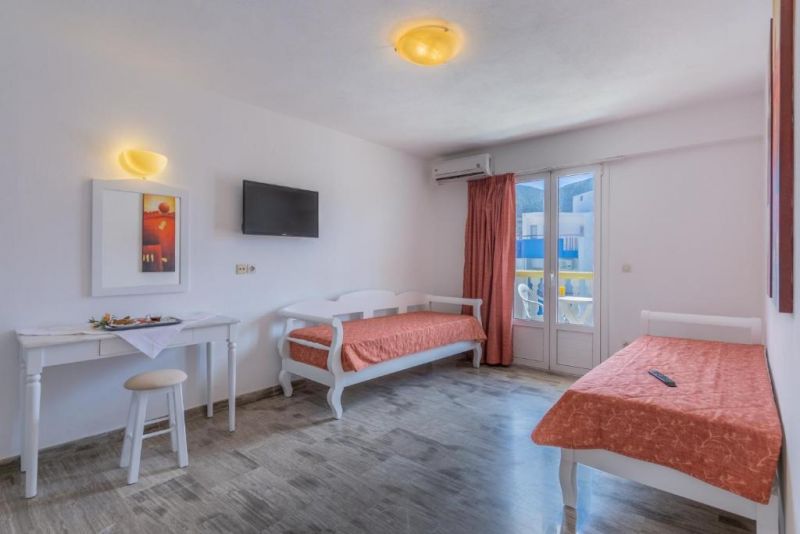 IRINI APARTMENTS 3*