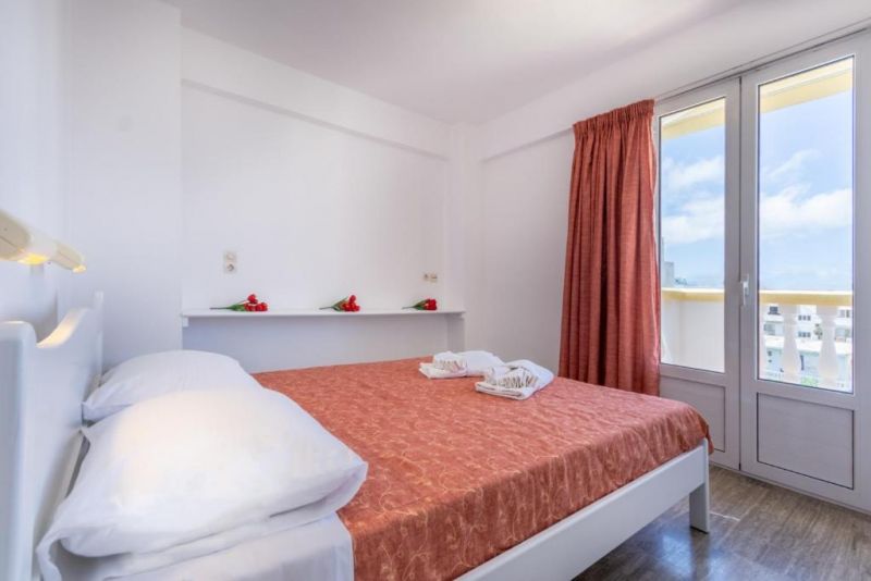 IRINI APARTMENTS 3*