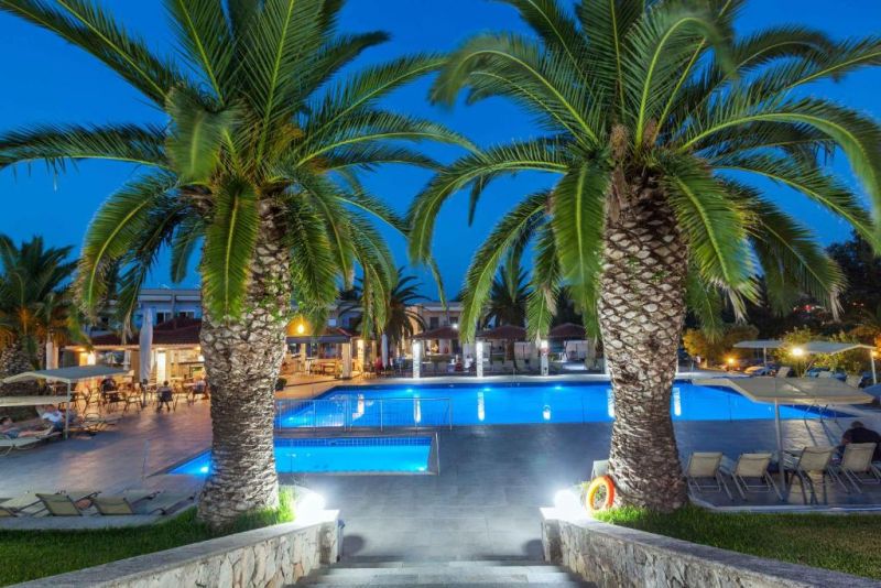 IRIS HOTEL SIVIRI 3*