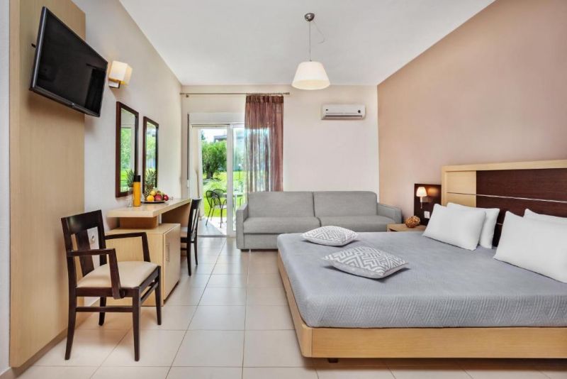 IRIS HOTEL SIVIRI 3*
