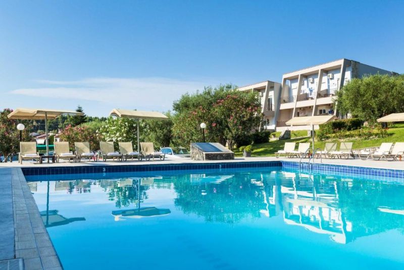 IRIS HOTEL SIVIRI 3*