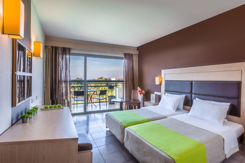 KIPRIOTIS HIPPOCRATES & MARIS SUITES 4*