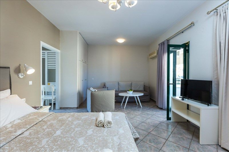 MANOS PALACE 3*