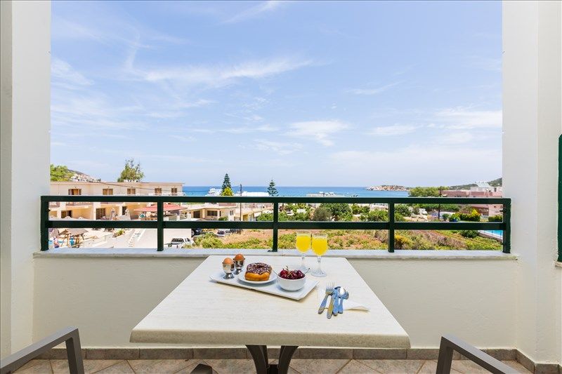 MANOS PALACE 3*