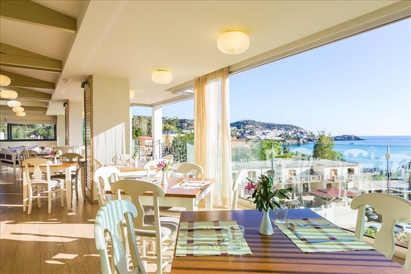 MANOS PALACE 3*