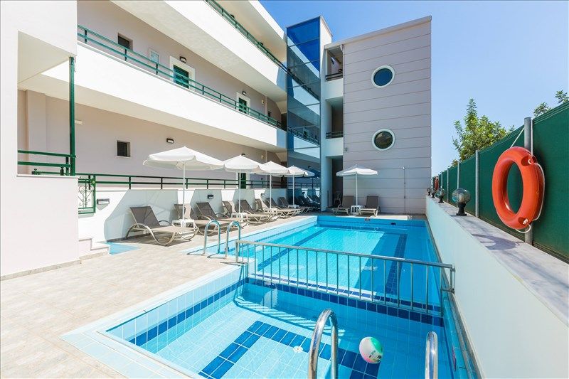 MANOS PALACE 3*