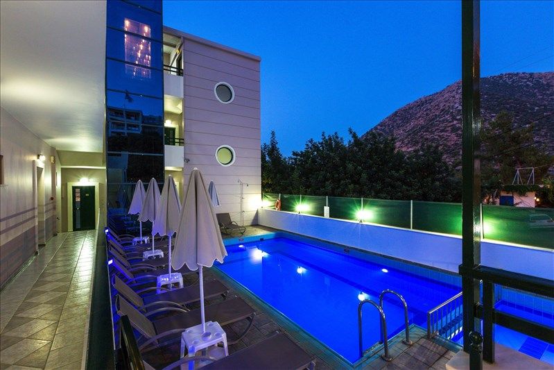 MANOS PALACE 3*