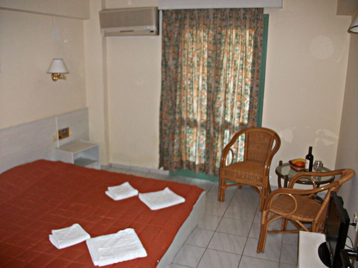MINOS VILLAGE KARTEROS 3*