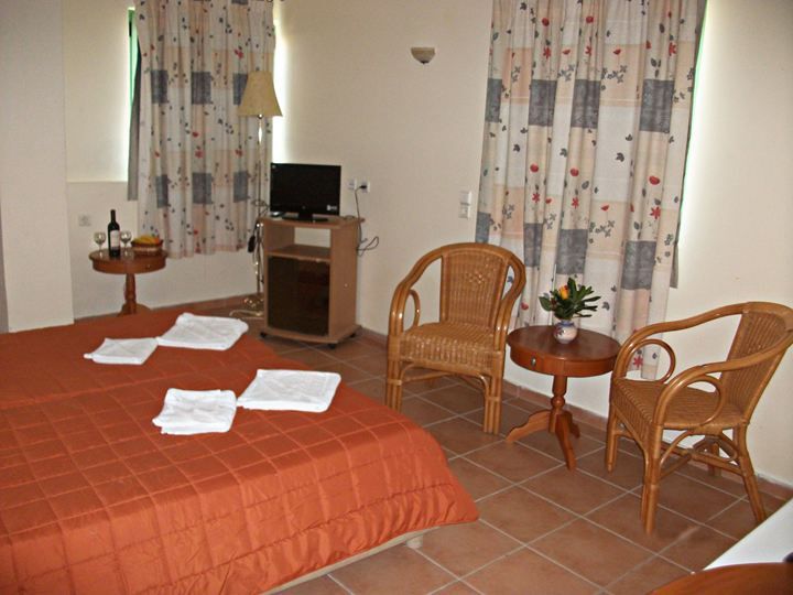 MINOS VILLAGE KARTEROS 3*