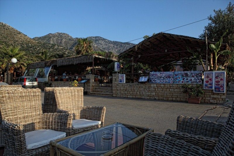 NIRIIDES BEACH HOTEL 4*
