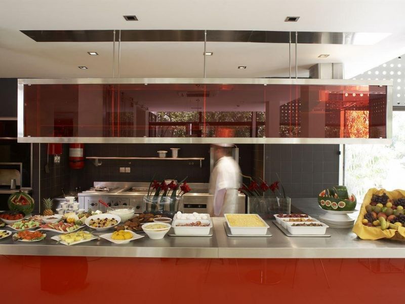 NOVOTEL ATHENES 4*