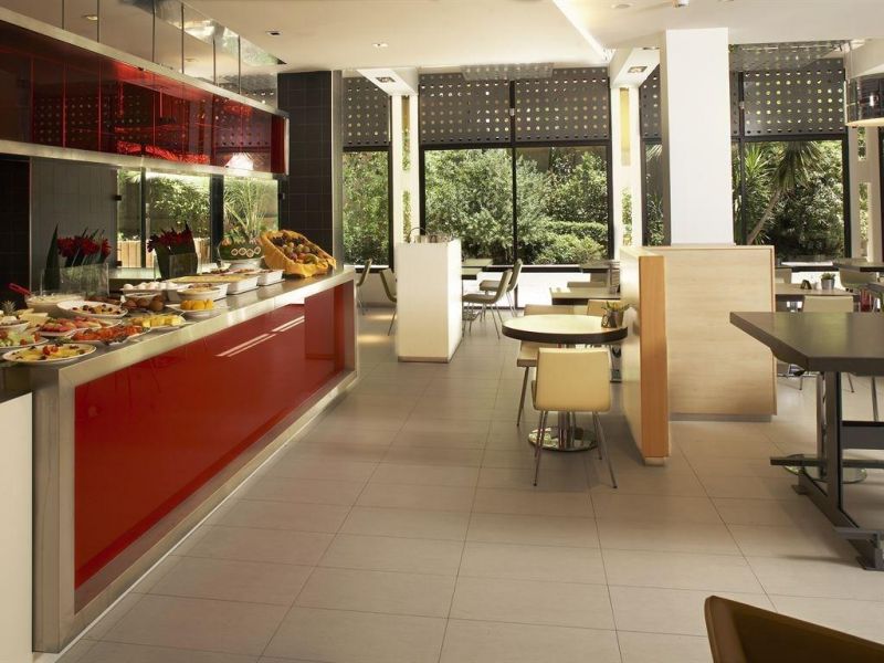 NOVOTEL ATHENES 4*