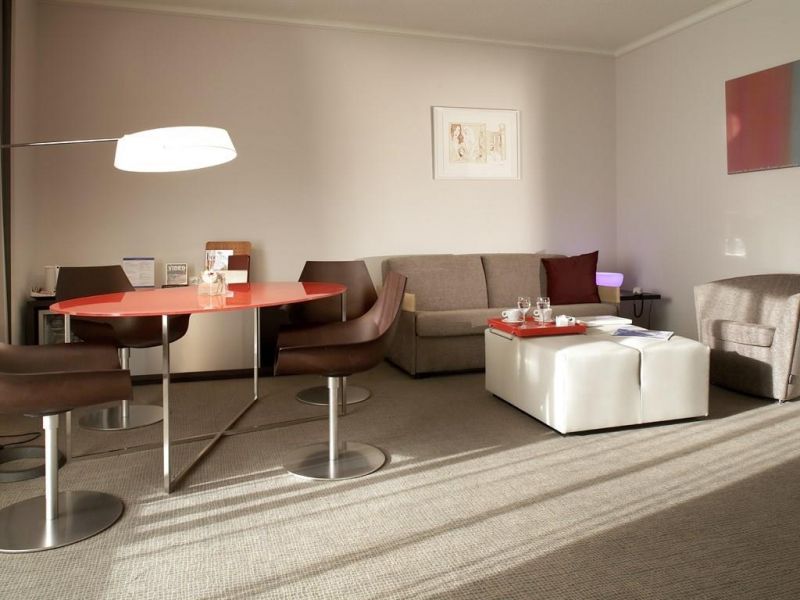 NOVOTEL ATHENES 4*