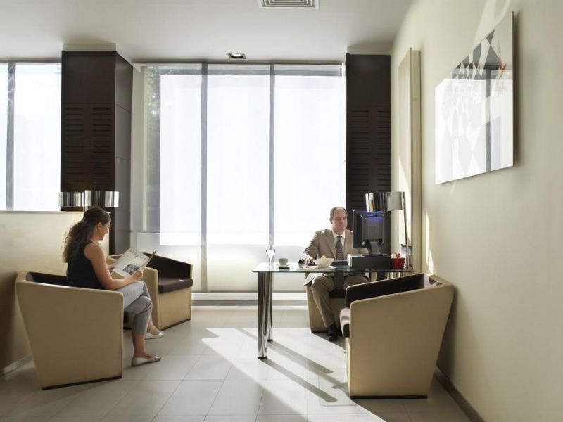NOVOTEL ATHENES 4*