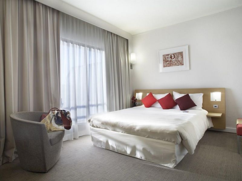 NOVOTEL ATHENES 4*