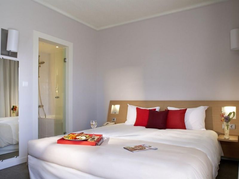 NOVOTEL ATHENES 4*