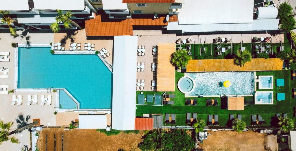 PHILOXENIA HOTEL & SPA MALIA 3*