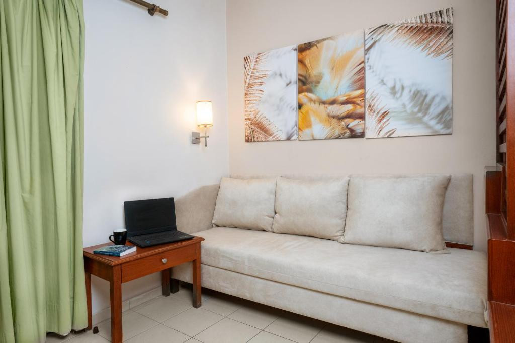 PHILOXENIA HOTEL & SPA MALIA 3*