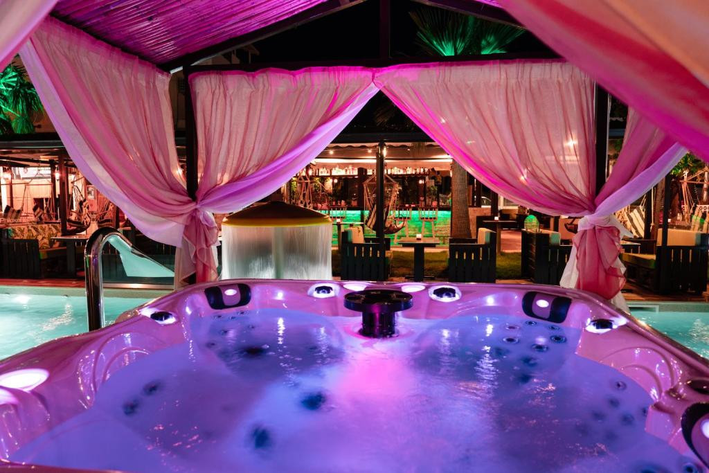 PHILOXENIA HOTEL & SPA MALIA 3*