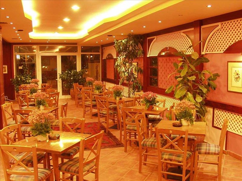 PLATON BEACH HOTEL 2*
