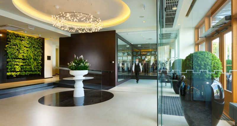 PALACE 4*