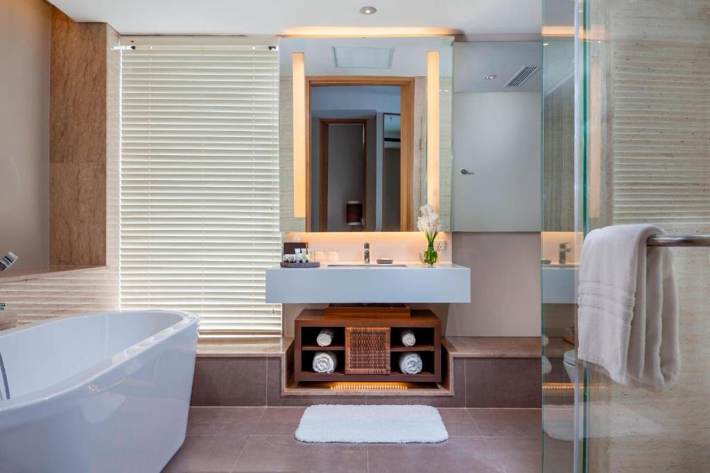 COURTYARD BY MARRIOTT BALI SEMINYAK 5*