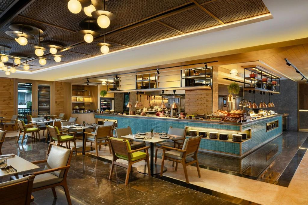 COURTYARD BY MARRIOTT BALI SEMINYAK 5*
