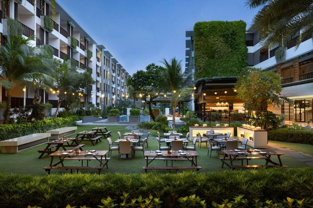 COURTYARD BY MARRIOTT BALI SEMINYAK 5*