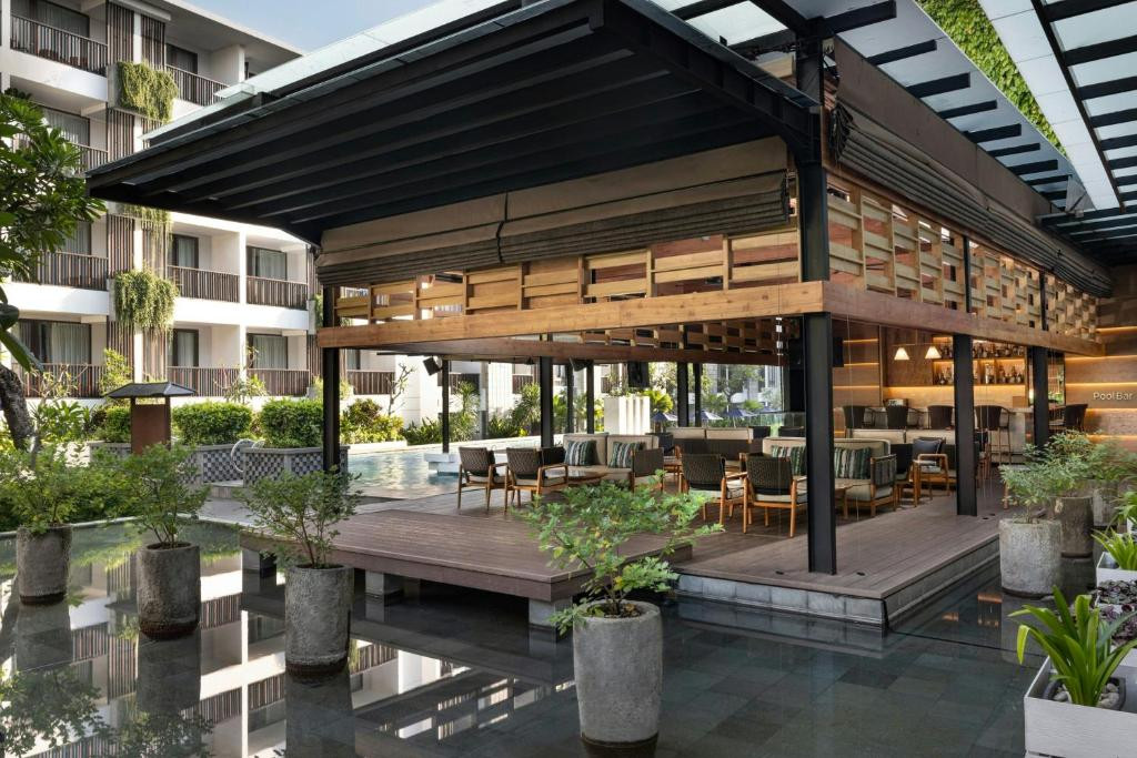 COURTYARD BY MARRIOTT BALI SEMINYAK 5*