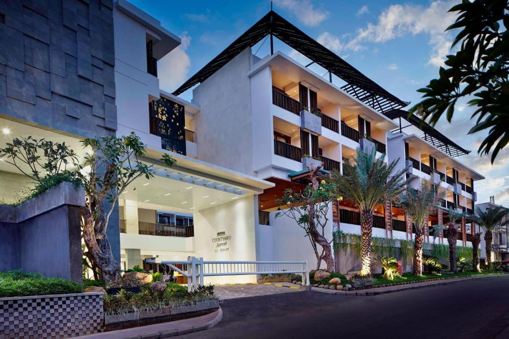 COURTYARD BY MARRIOTT BALI SEMINYAK 5*