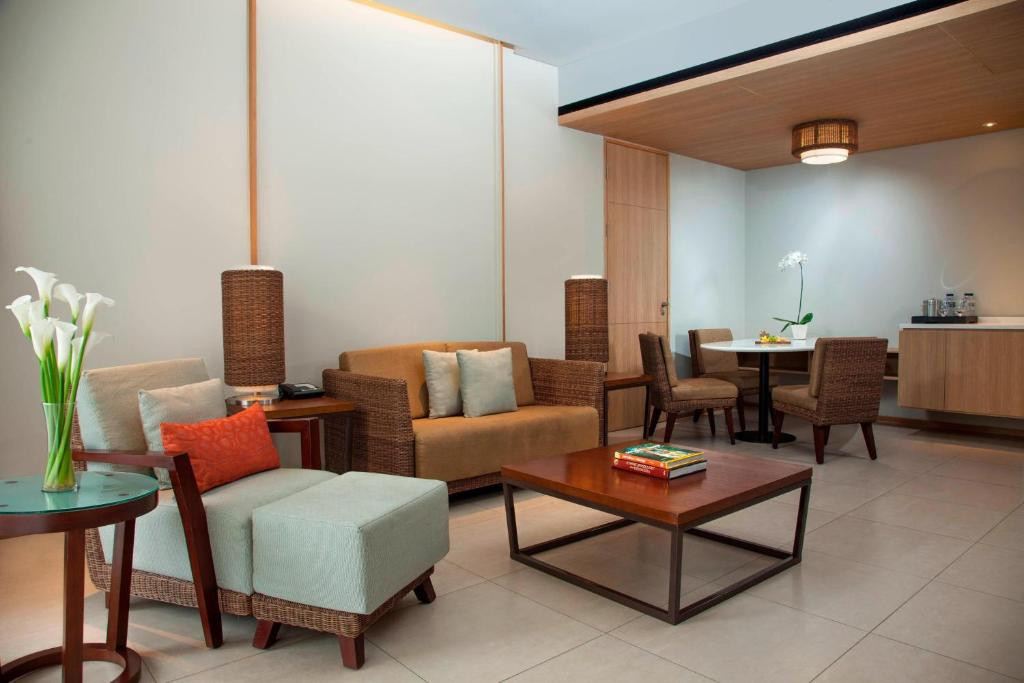 COURTYARD BY MARRIOTT BALI SEMINYAK 5*