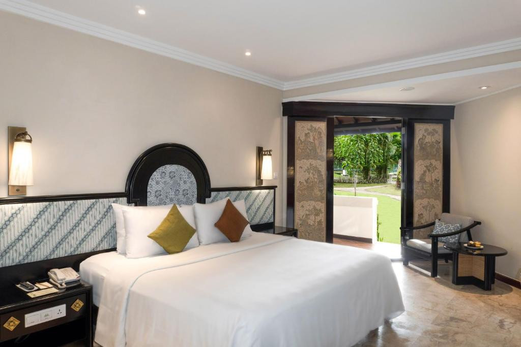 DISCOVERY KARTIKA PLAZA 5*