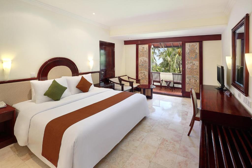 DISCOVERY KARTIKA PLAZA 5*