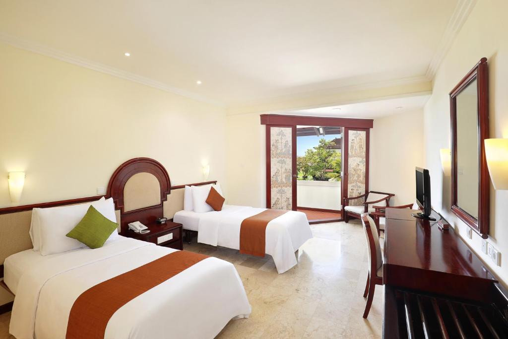 DISCOVERY KARTIKA PLAZA 5*