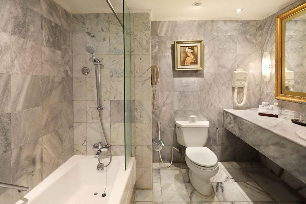 DISCOVERY KARTIKA PLAZA 5*