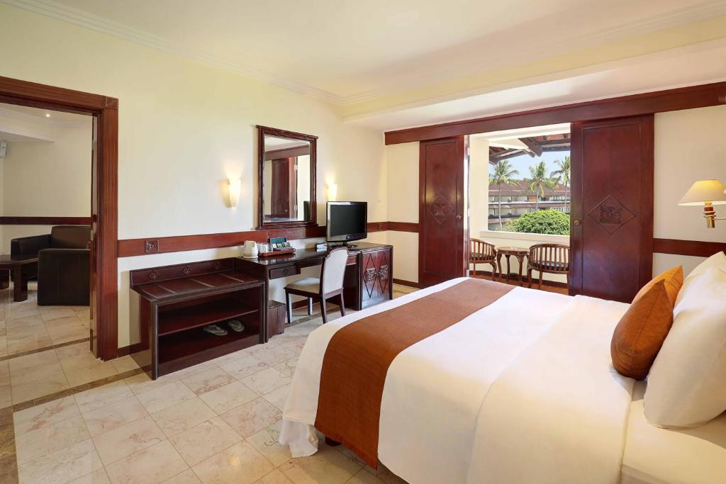 DISCOVERY KARTIKA PLAZA 5*
