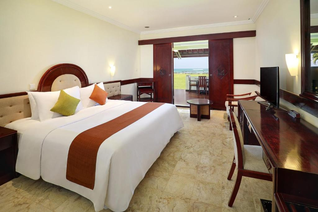 DISCOVERY KARTIKA PLAZA 5*