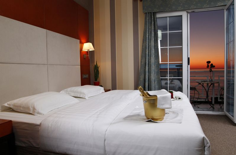 BEL CONTI 3*