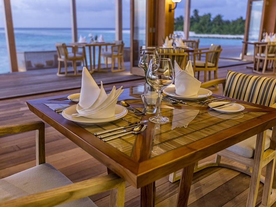 HURAWALHI ISLAND RESORT 5*