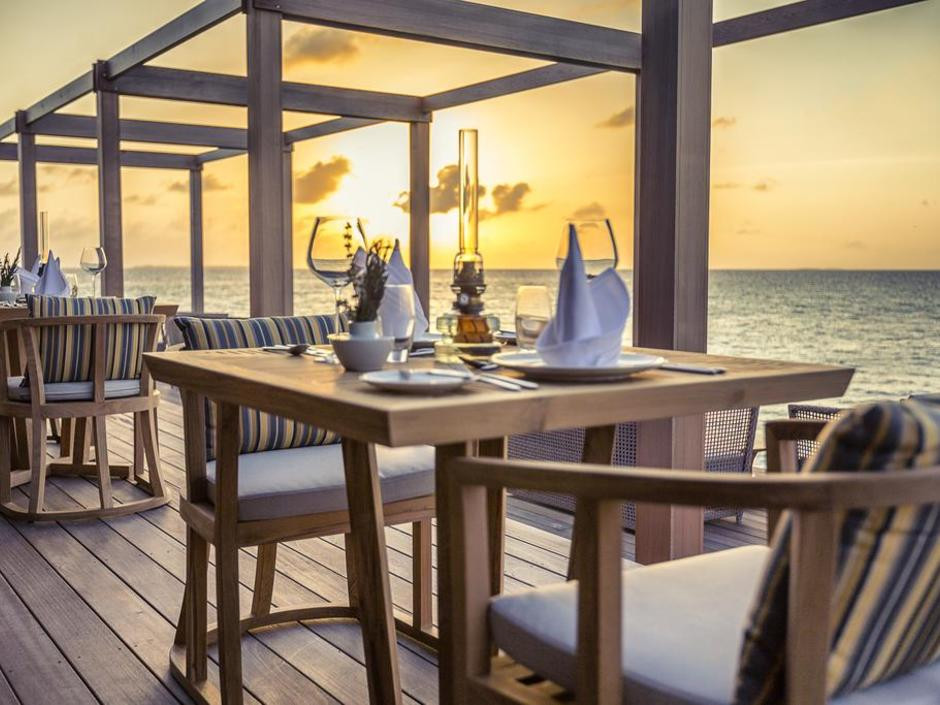 HURAWALHI ISLAND RESORT 5*