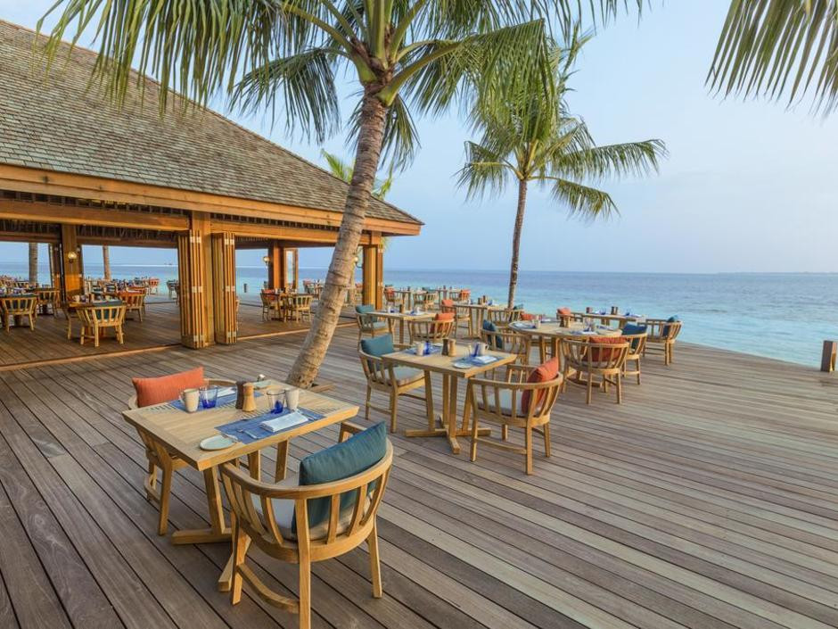HURAWALHI ISLAND RESORT 5*