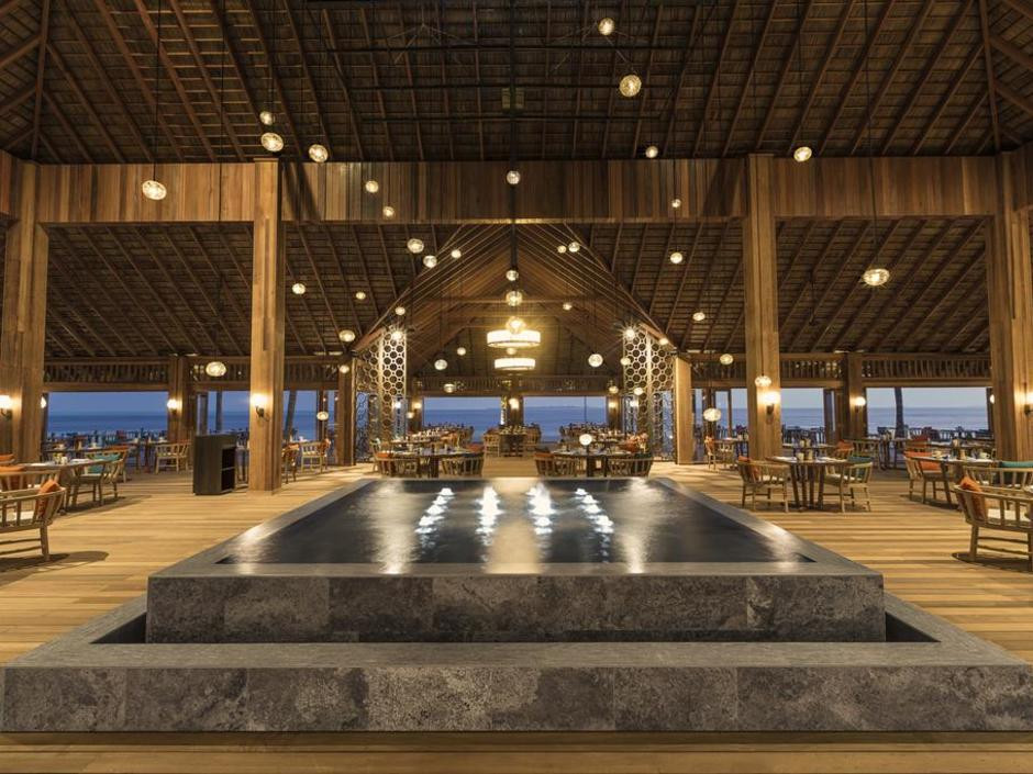 HURAWALHI ISLAND RESORT 5*