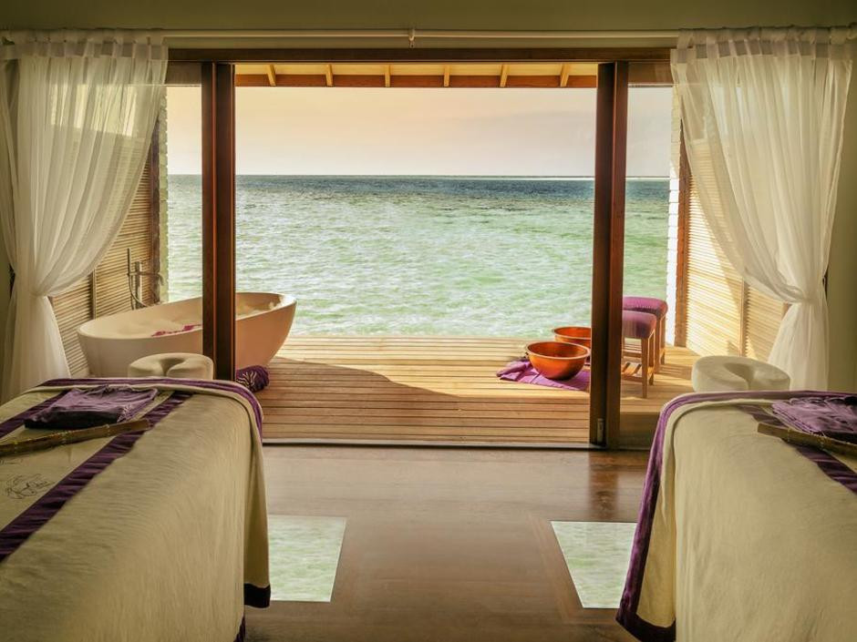 HURAWALHI ISLAND RESORT 5*