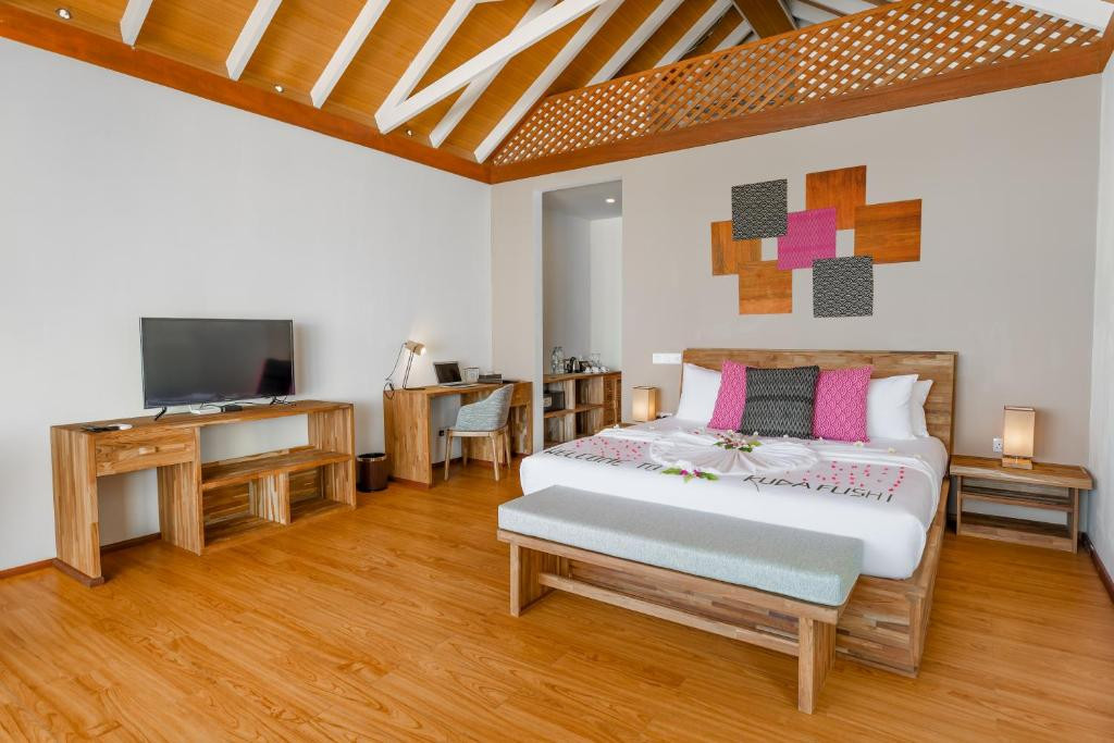 KUDAFUSHI RESORT & SPA 5*
