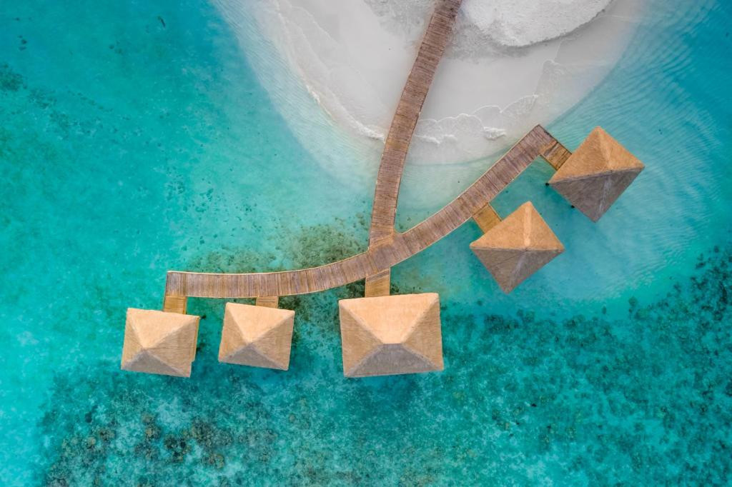 KUDAFUSHI RESORT & SPA 5*