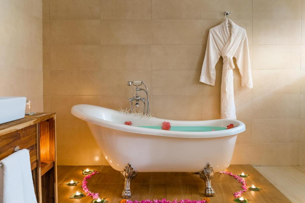 KUDAFUSHI RESORT & SPA 5*