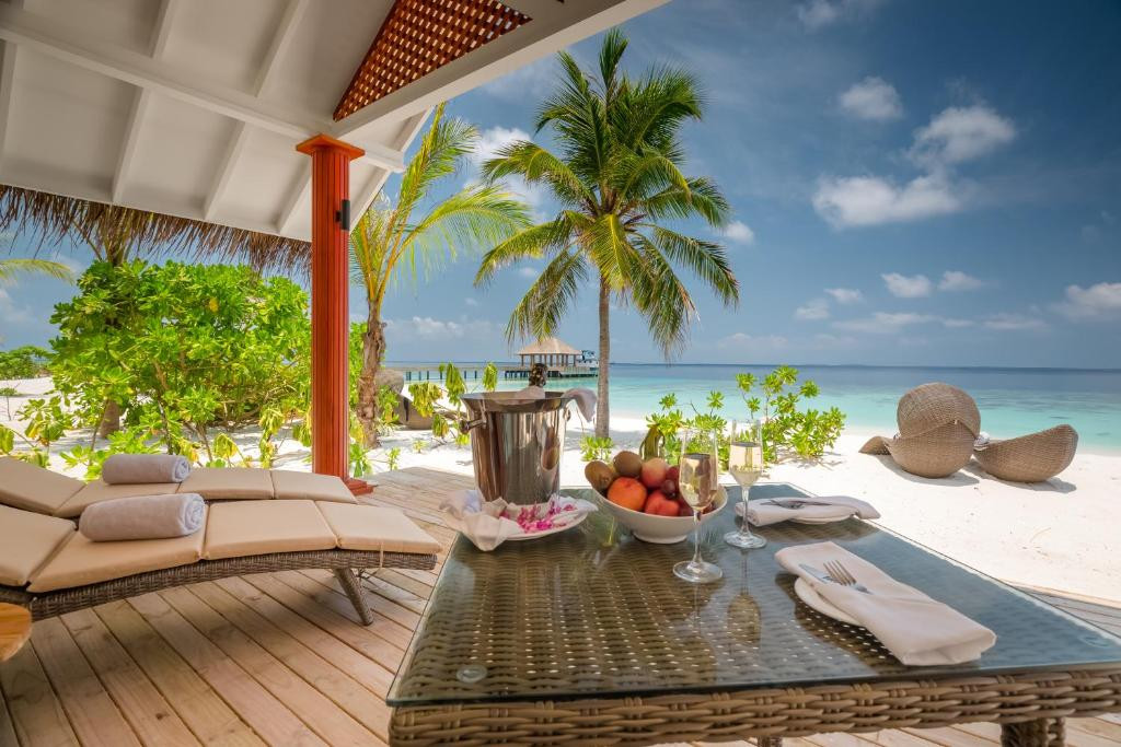 KUDAFUSHI RESORT & SPA 5*