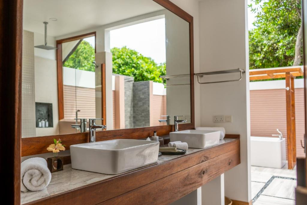 KUDAFUSHI RESORT & SPA 5*